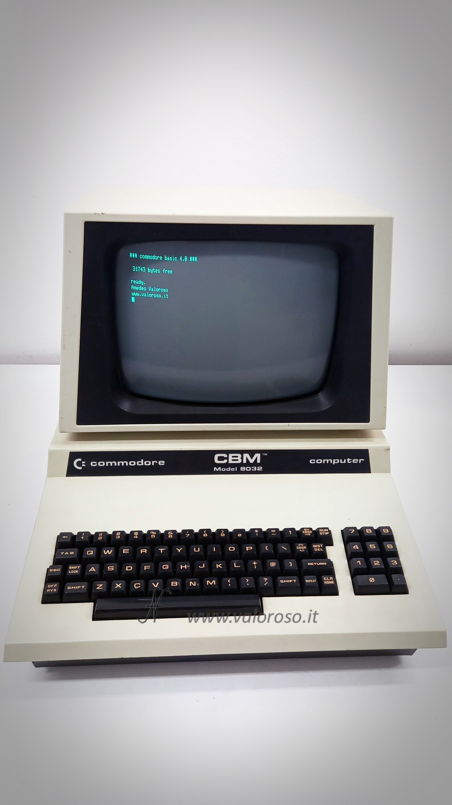 CBM 8032, Commodore PET, computer funzionante, computer vintage anni 80, computer vintage squadrato, vecchio computer, retrocomputer