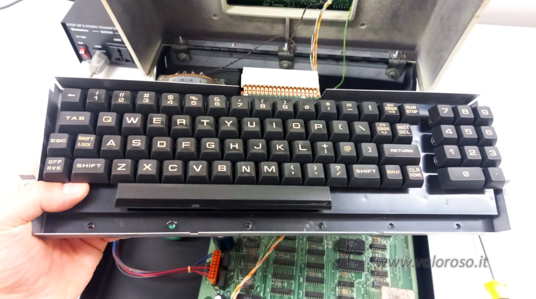 CBM 8032, Commodore PET, keyboard removed from case, metal casing