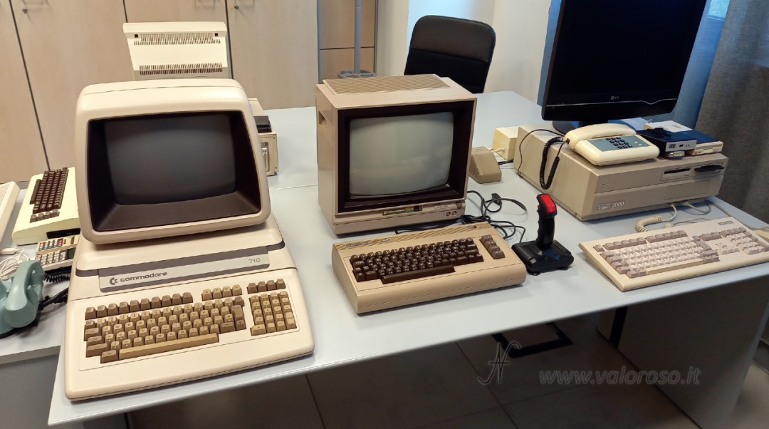 Commodore 1702, CRT monitor, Commodore 64, Commodore collection, Amiga, PET, vintage computer collection