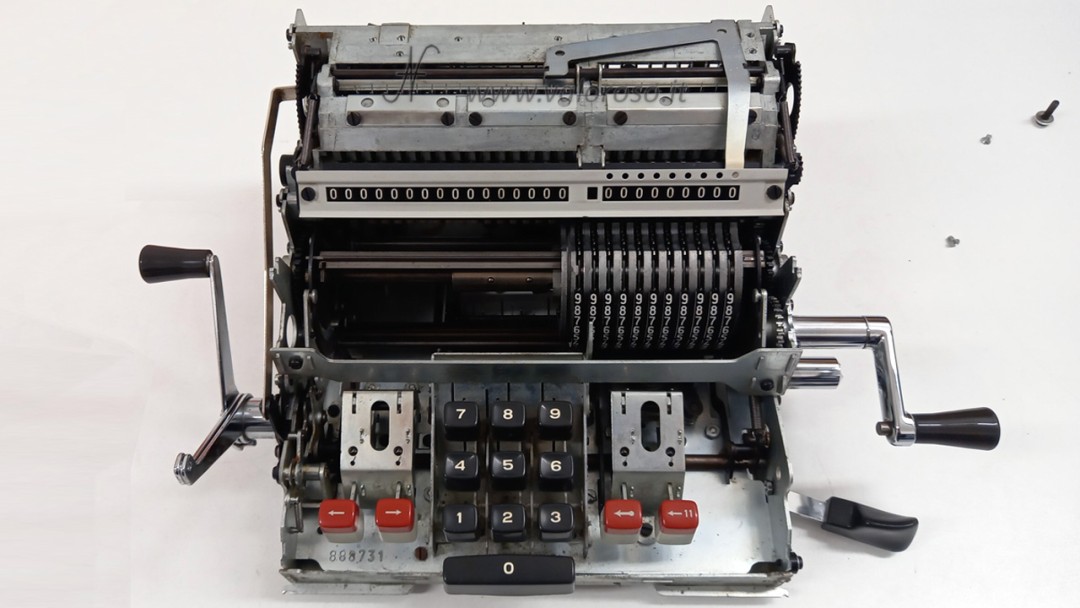 Facit CM2-16 mechanical calculator, view of the internal mechanism, buttons, levers, crank, numbers, counters