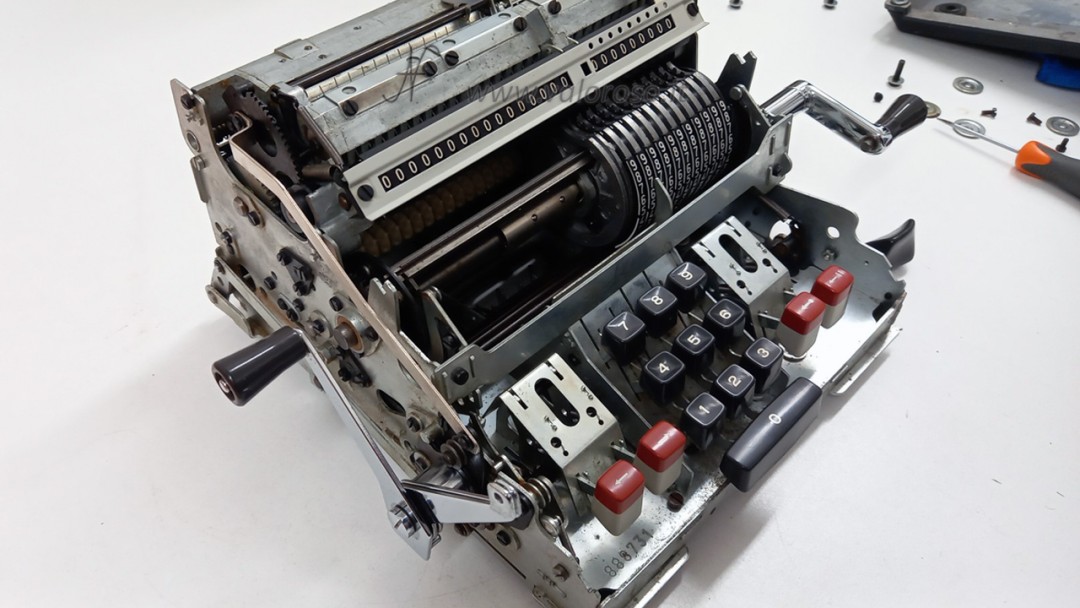 Facit CM2-16 Mechanical Calculator, Left Side, Inside View, Transfer Lever, Reset Lever