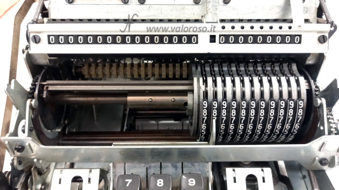 Facit CM2-16 calcolatrice meccanica, vista del registro accumulatore, contatori, moltiplicatore, impostazioni